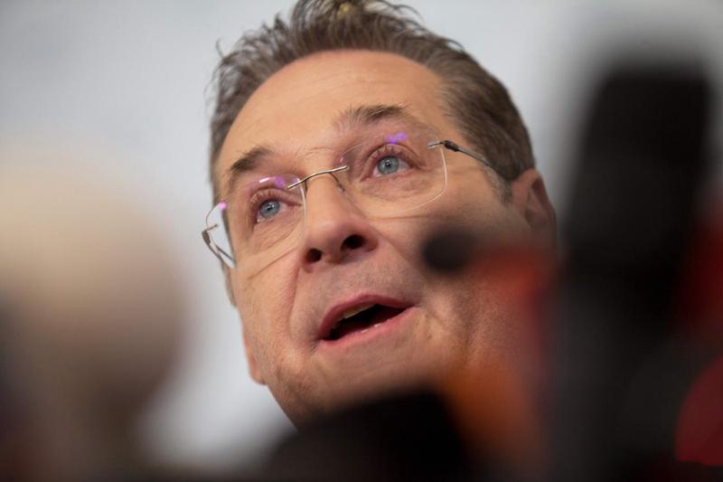 Europee, Strache (Austria) rinuncia al suo seggio per il caos Ibizagate Europee, Strache (Austria) rinuncia al suo seggio per il caos Ibizagate