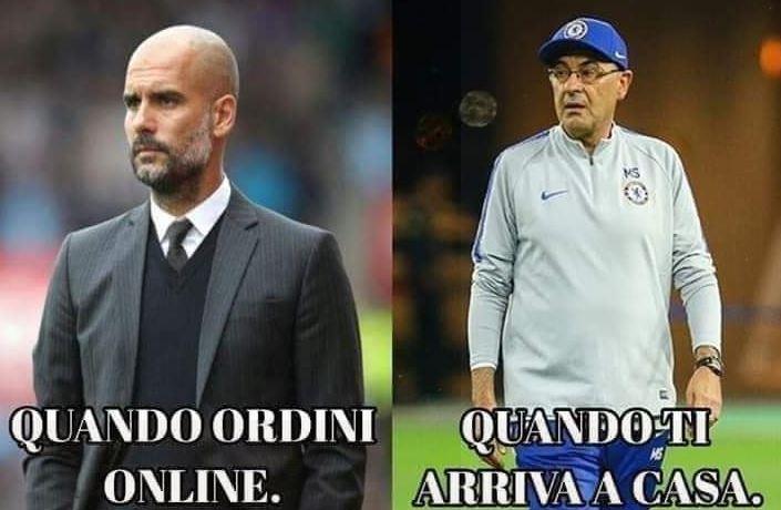 JUVENTUS-SARRI, striscione nel centro di Napoli: ‘Ti sei venduto la dignità’ JUVENTUS-SARRI, striscione nel centro di Napoli: ‘Ti sei venduto la dignità’