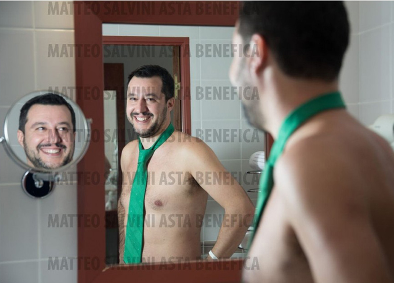 Matteo Salvini giardiniere in mutande. Poi arriva Francesca Verdini e… FOTO