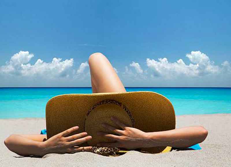 Sole bollente e caldo africano: allarme tintarella, rischio tumori alla pelle Sole bollente e caldo africano: allarme tintarella, rischio tumori alla pelle