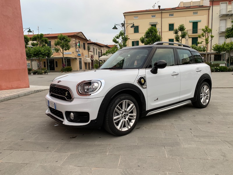 MINI Countryman ALL4 plug-in Hybrid: a tutta velocità verso il futuro MINI Countryman ALL4 plug-in Hybrid: a tutta velocità verso il futuro