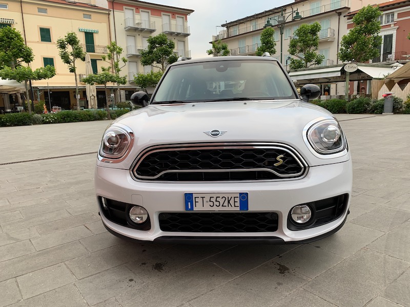 MINI Countryman ALL4 plug-in Hybrid: a tutta velocità verso il futuro MINI Countryman ALL4 plug-in Hybrid: a tutta velocità verso il futuro