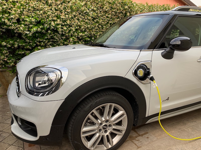 MINI Countryman ALL4 plug-in Hybrid: a tutta velocità verso il futuro MINI Countryman ALL4 plug-in Hybrid: a tutta velocità verso il futuro