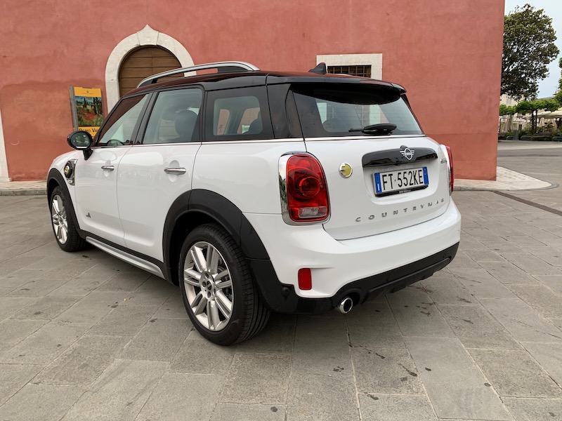 MINI Countryman ALL4 plug-in Hybrid: a tutta velocità verso il futuro MINI Countryman ALL4 plug-in Hybrid: a tutta velocità verso il futuro