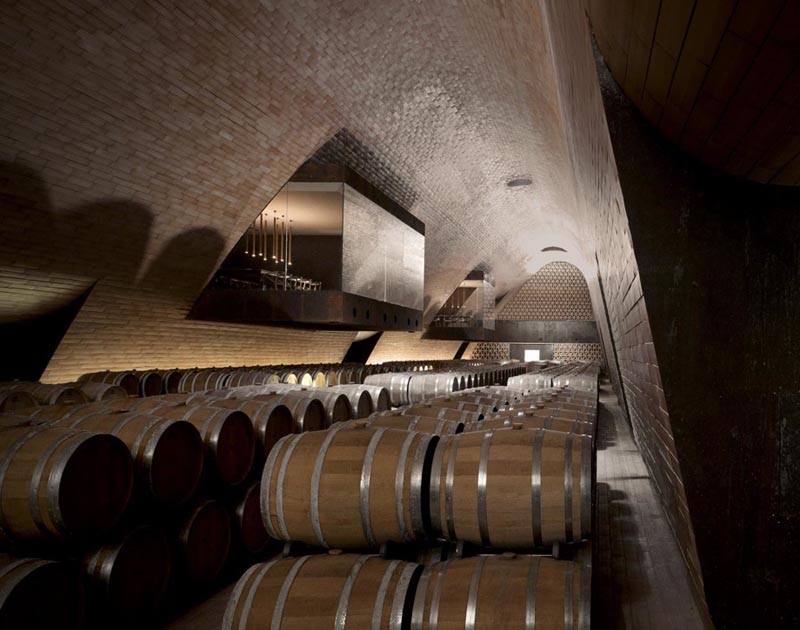 Antinori Art Project, il nuovo progetto di Sam Falls per la cantina Antinori Antinori Art Project, il nuovo progetto di Sam Falls per la cantina Antinori