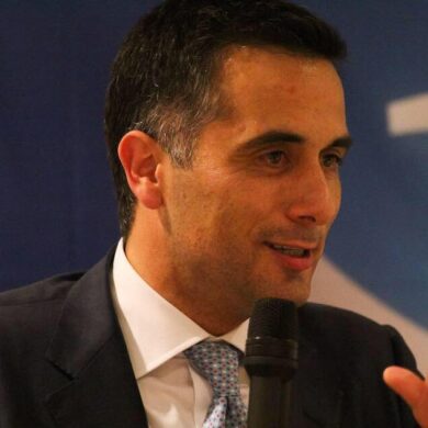 La Lombardia contro Toti-Carfagna. Salini attacca: è guerra in Fi