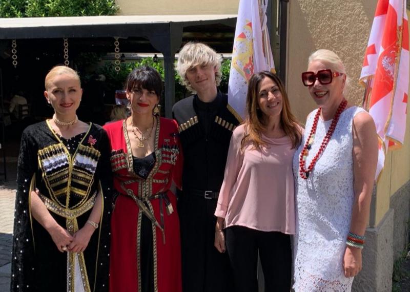 Festa aristocratica caucasica della Santa Croce a Milano