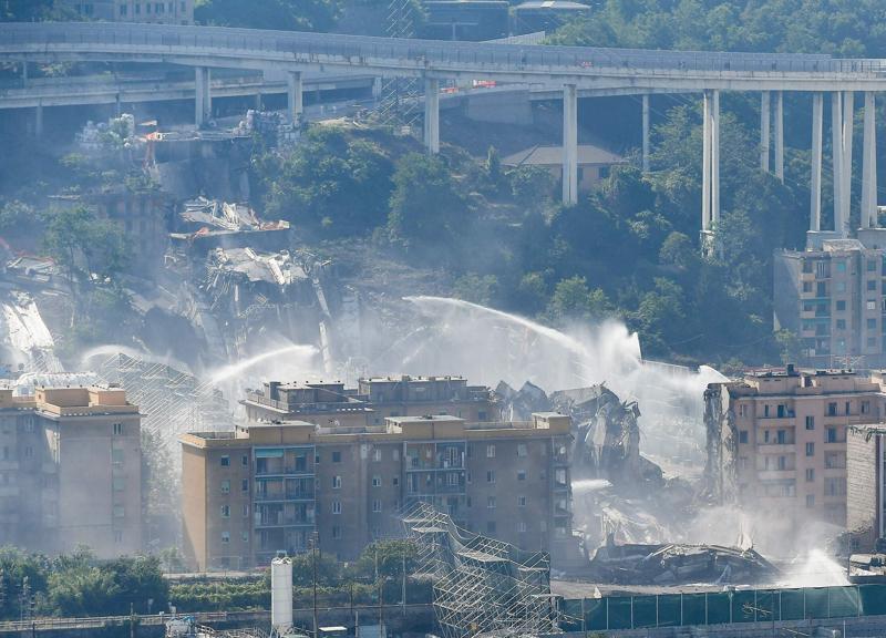 Ponte Morandi non c’è più. Ecco le immagini dell’implosione Ponte Morandi non c’è più. Ecco le immagini dell’implosione
