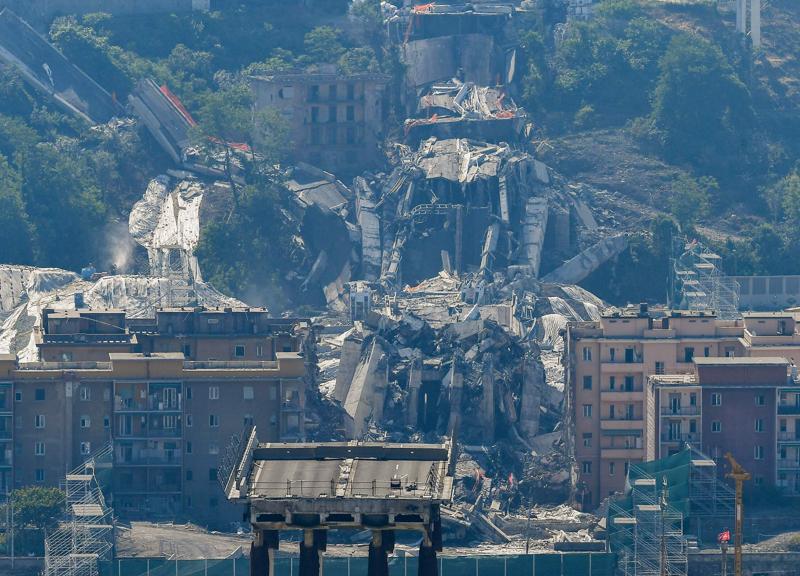 Ponte Morandi non c’è più. Ecco le immagini dell’implosione Ponte Morandi non c’è più. Ecco le immagini dell’implosione