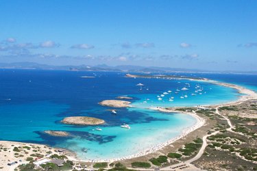 Torna J.Righeira feat La Bionda con ‘Formentera’, tormentone estivo Torna J.Righeira feat La Bionda con ‘Formentera’, tormentone estivo