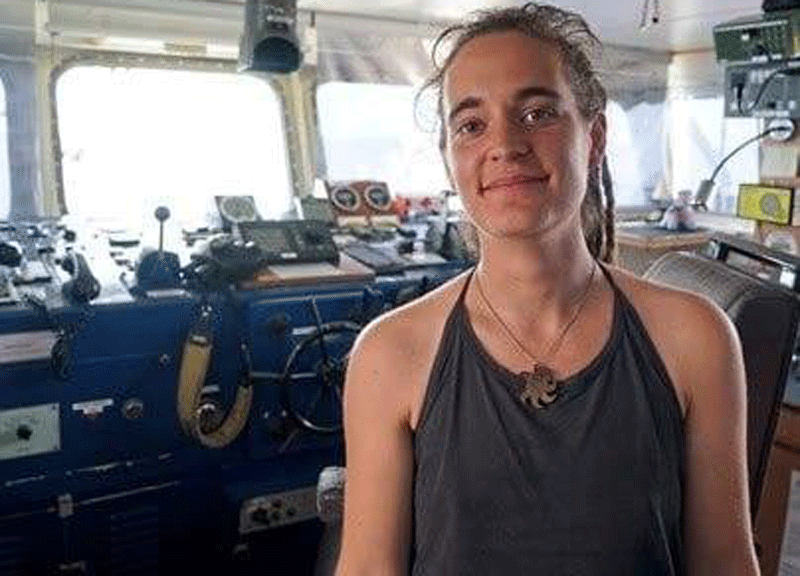 Sea Watch, Zorra-Carola prima notte ai domiciliari. La saga è appena iniziata Sea Watch, Zorra-Carola prima notte ai domiciliari. La saga è appena iniziata
