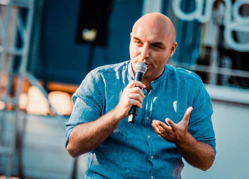 Un viaggio itinerante a bordo di un truck dell’Agenzia Giovani e del governo Un viaggio itinerante a bordo di un truck dell’Agenzia Giovani e del governo