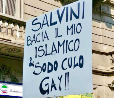“Salvini bacia il mio culo gay”. E lui: “Ecco chi sarebbero i democratici”