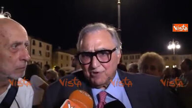 Ue, Sapelli: “Conte bravo indossatore di giacche e fazzolettini, ma…”