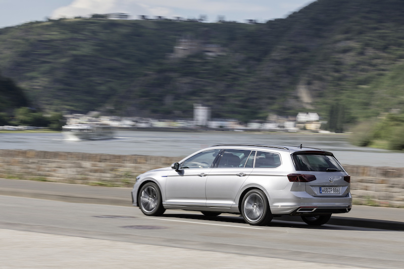 Volkswagen presenta la nuova Passat Volkswagen presenta la nuova Passat