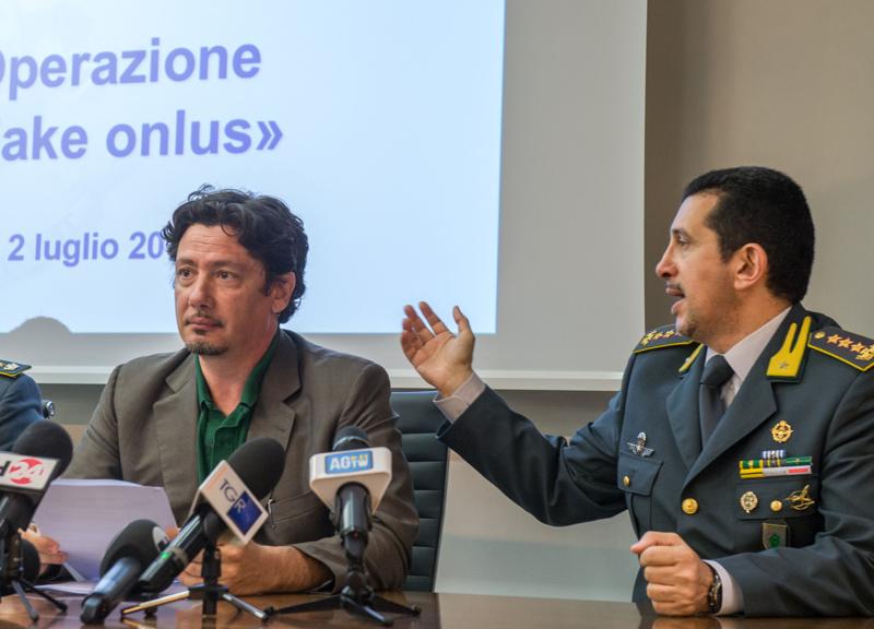 Migranti, onlus a Milano nella bufera, 11 arresti per truffa e autoriciclaggio