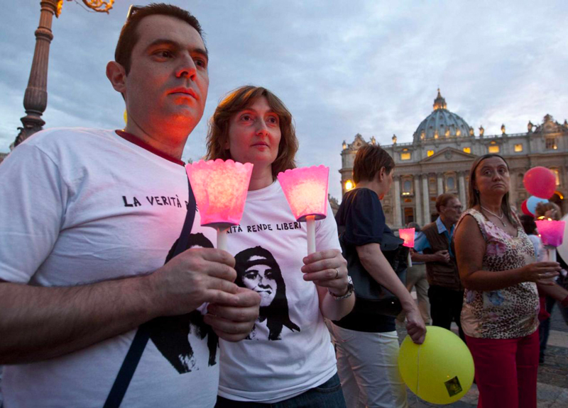 Caso Orlandi, sì all’apertura di due tombe nel cimitero teutonico del Vaticano Caso Orlandi, sì all’apertura di due tombe nel cimitero teutonico del Vaticano