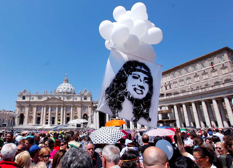 Caso Orlandi, sì all’apertura di due tombe nel cimitero teutonico del Vaticano Caso Orlandi, sì all’apertura di due tombe nel cimitero teutonico del Vaticano