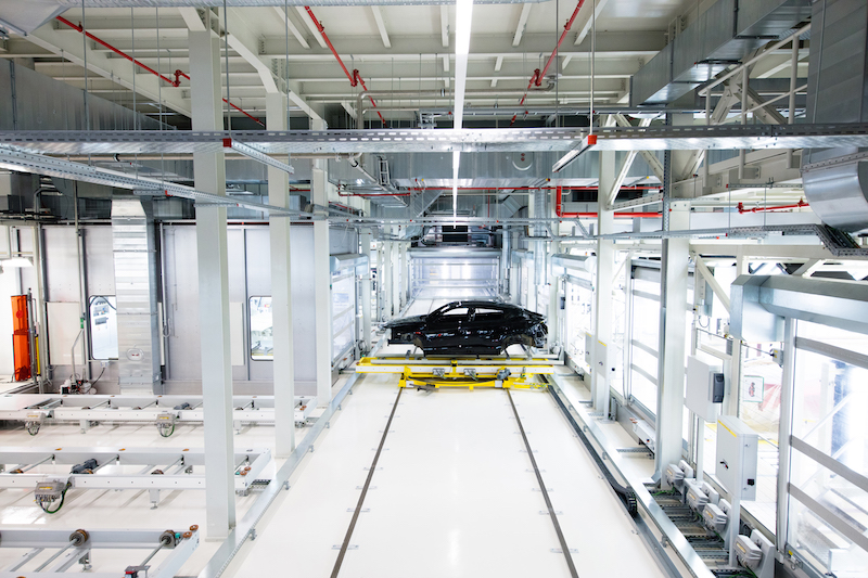Lamborghini Urus: verniciature a “intelligenza artificiale”