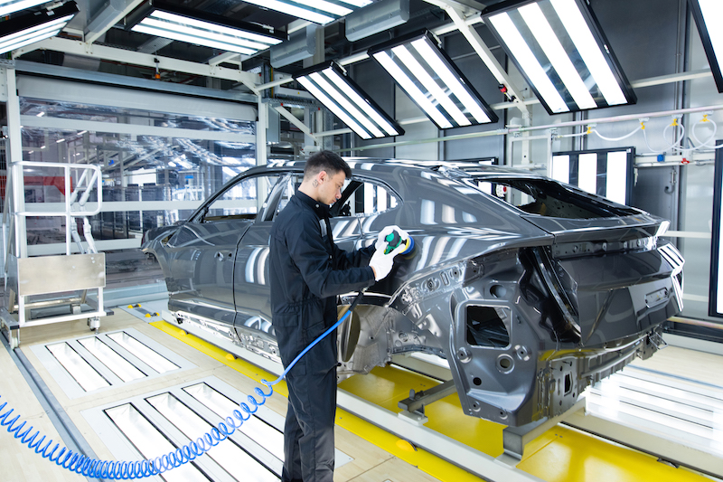 Lamborghini Urus: verniciature a “intelligenza artificiale”