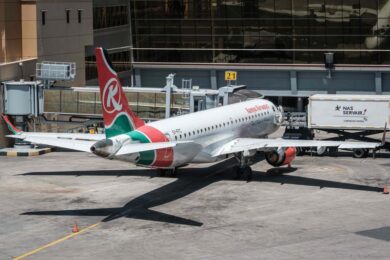 Gb: migrante nascosto in carrello d’atterraggio di un aereo precipita a Londra