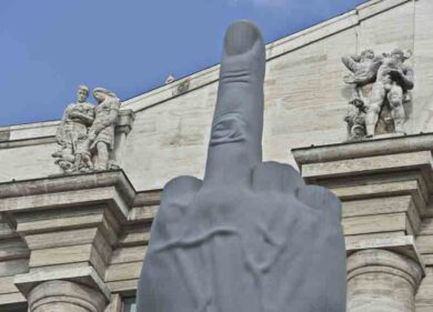 Sui mercati è già effetto Lagarde. Milano top con spread e stop procedura