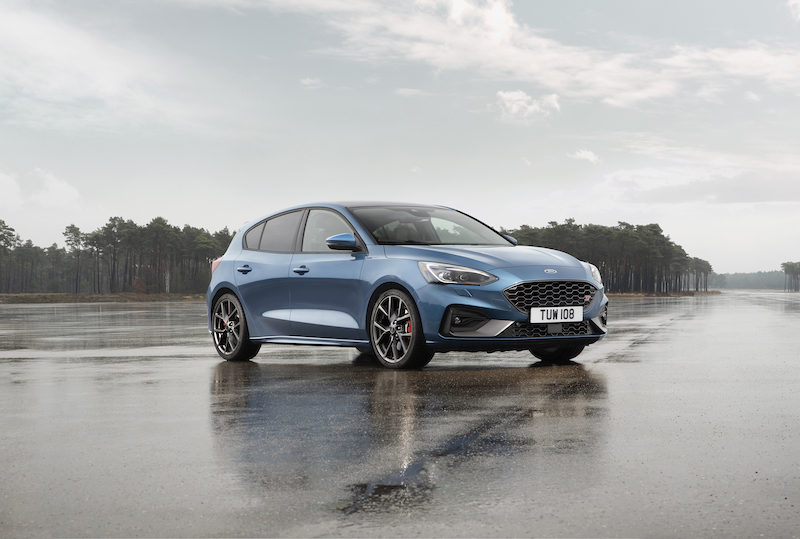 Nuova Ford Focus ST con un motore benzina 2.3 EcoBoost da 280 CV Nuova Ford Focus ST con un motore benzina 2.3 EcoBoost da 280 CV