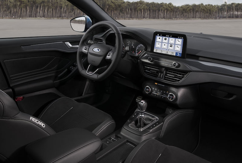 Nuova Ford Focus ST con un motore benzina 2.3 EcoBoost da 280 CV Nuova Ford Focus ST con un motore benzina 2.3 EcoBoost da 280 CV