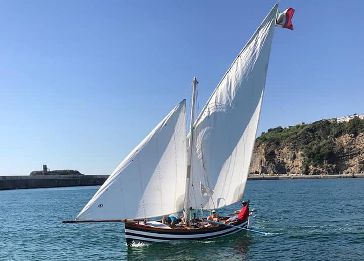 La traversata Formia-Gaeta dedicata al “delfino del Golfo” Salvatore Bisbiglia La traversata Formia-Gaeta dedicata al “delfino del Golfo” Salvatore Bisbiglia