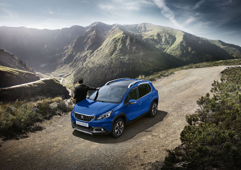 Peugeot presenta la 2008 con il motore benzina PureTech Turbo Peugeot presenta la 2008 con il motore benzina PureTech Turbo