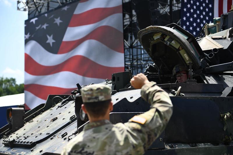 Il 4 luglio in stile Trump con aerei e carri armati sulle note di Star Wars