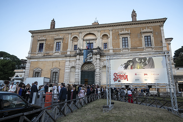 Premio Strega, stravince Scurati con “M. il figlio del secolo” Premio Strega, stravince Scurati con “M. il figlio del secolo”