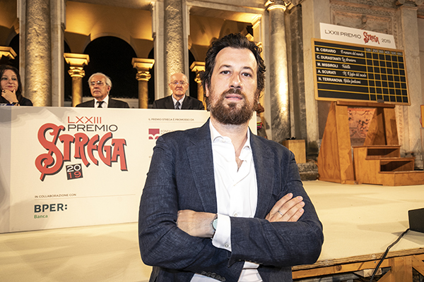 Premio Strega, stravince Scurati con “M. il figlio del secolo” Premio Strega, stravince Scurati con “M. il figlio del secolo”