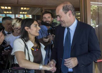 Rifiuti, Raggi risponde all’ordinanza della Regione: “Zingaretti ridicolo”