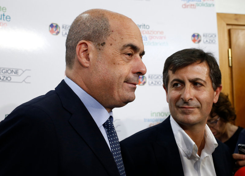 Rifiuti Roma, Zingaretti commissaria Raggi e Ama: “Avete 7 giorni per pulire” Rifiuti Roma, Zingaretti commissaria Raggi e Ama: “Avete 7 giorni per pulire”