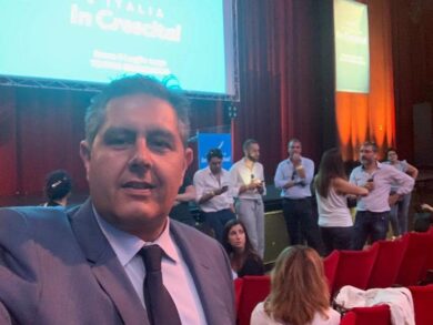 Giovanni Toti rottama Forza Italia. Roma lo elegge leader di #cambiamoinsieme