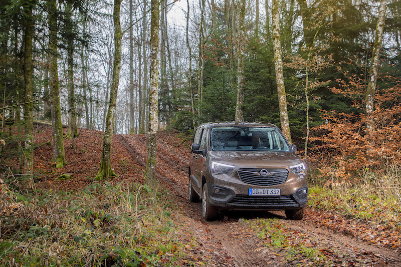 Nuovo Opel Combo Cargo, arriva la versione 4×4 Dangel Nuovo Opel Combo Cargo, arriva la versione 4×4 Dangel