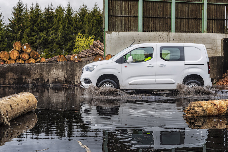 Nuovo Opel Combo Cargo, arriva la versione 4×4 Dangel Nuovo Opel Combo Cargo, arriva la versione 4×4 Dangel