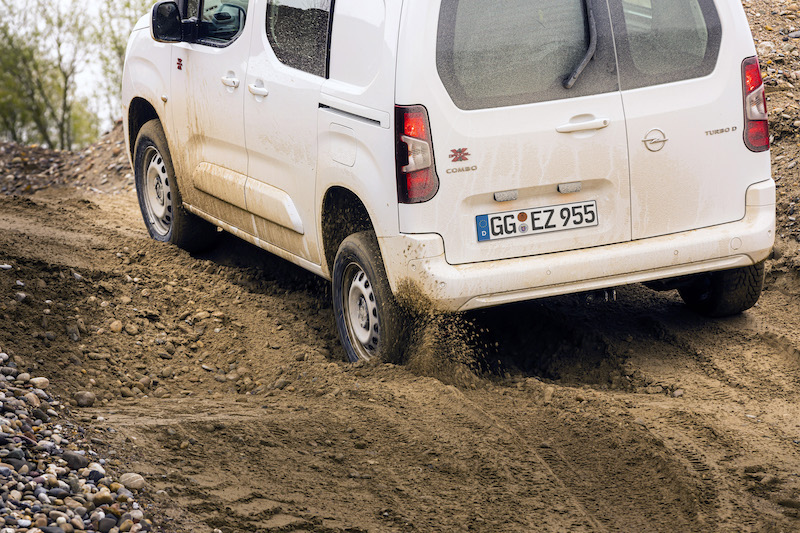 Nuovo Opel Combo Cargo, arriva la versione 4×4 Dangel Nuovo Opel Combo Cargo, arriva la versione 4×4 Dangel
