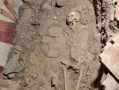 Gallerie degli Uffizi, scheletro riemerge dai lavori di scavo di una ex chiesa