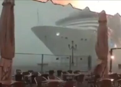 Venezia, polemica grandi navi. Botta e risposta Brugnaro-Toninelli