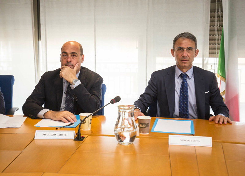 Emergenza rifiuti, Raggi a rapporto dal Governo: “L’Ama sta facendo miracoli” Emergenza rifiuti, Raggi a rapporto dal Governo: “L’Ama sta facendo miracoli”