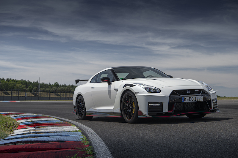 Nissan GT-R NISMO 2020: tecnologia e prestazioni fino a 300 km/h Nissan GT-R NISMO 2020: tecnologia e prestazioni fino a 300 km/h