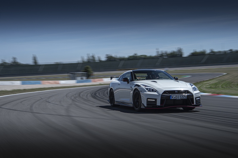 Nissan GT-R NISMO 2020: tecnologia e prestazioni fino a 300 km/h Nissan GT-R NISMO 2020: tecnologia e prestazioni fino a 300 km/h