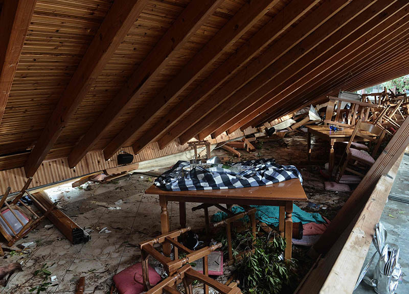 Grecia, 6 turisti morti e 30 feriti per una violenta grandinata Grecia, 6 turisti morti e 30 feriti per una violenta grandinata