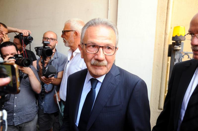 Legnano: Tar sospende surroga. Roggiani (Pd): “Fratus si dimetta” Legnano: Tar sospende surroga. Roggiani (Pd): “Fratus si dimetta”