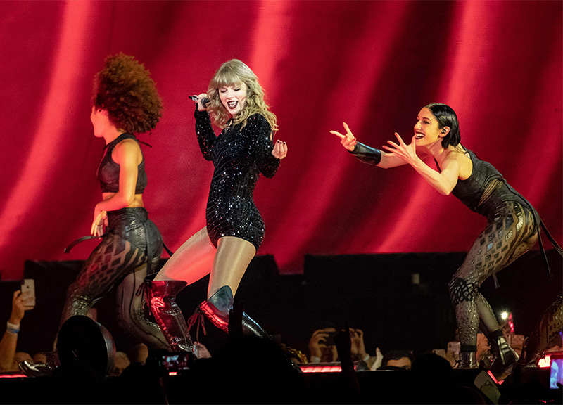 Taylor Swift star più pagata al mondo. Batte Kylie Jenner e e Kanye West