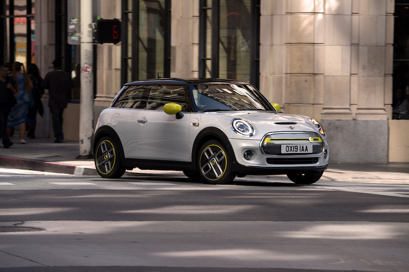 Nuova MINI Full Electric, zero emissioni puro divertimento di guida
