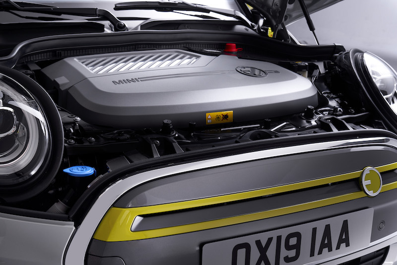 Nuova MINI Full Electric, zero emissioni puro divertimento di guida