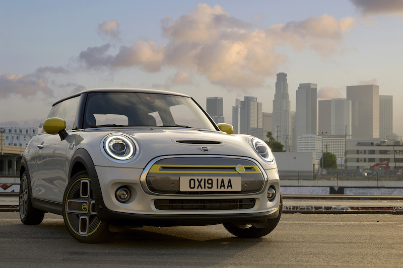 Nuova MINI Full Electric, zero emissioni puro divertimento di guida